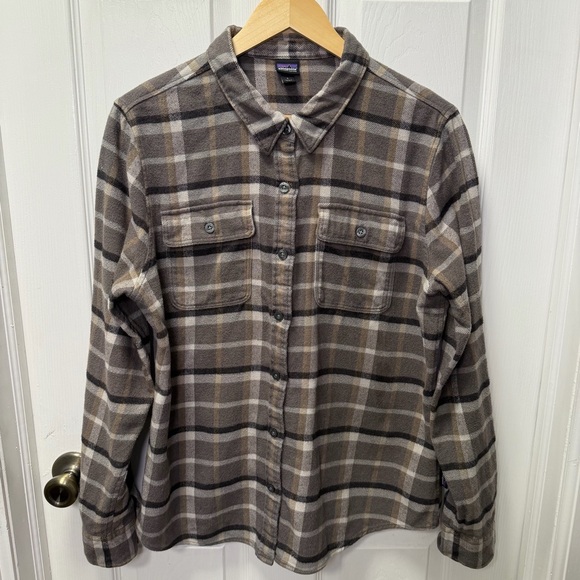Patagonia Women’s Fjord Flannel Shirt, 100% Organic Cotton, Large, Grey/Brown - Picture 2 of 10